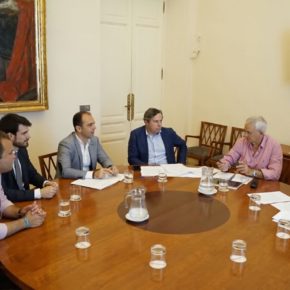 Millán (Cs) consensúa con los agentes turísticos alegaciones a la nueva agencia para “defender a Sevilla y evitar el modelo del PSOE y Podemos”