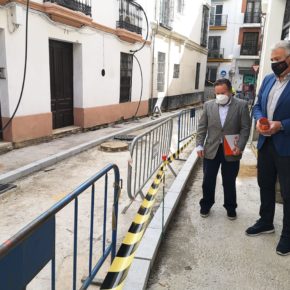 Ciudadanos lamenta que la calle Dormitorio sea “la enésima oportunidad perdida” para recuperar el pavimento tradicional sevillano