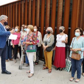 Ciudadanos recoge un millar de firmas de vecinos para exigir “la retirada parcial” de la biciestación de San Bernardo